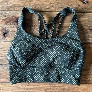 Lululemon Longlone Energy Bra Size 6 snake print green